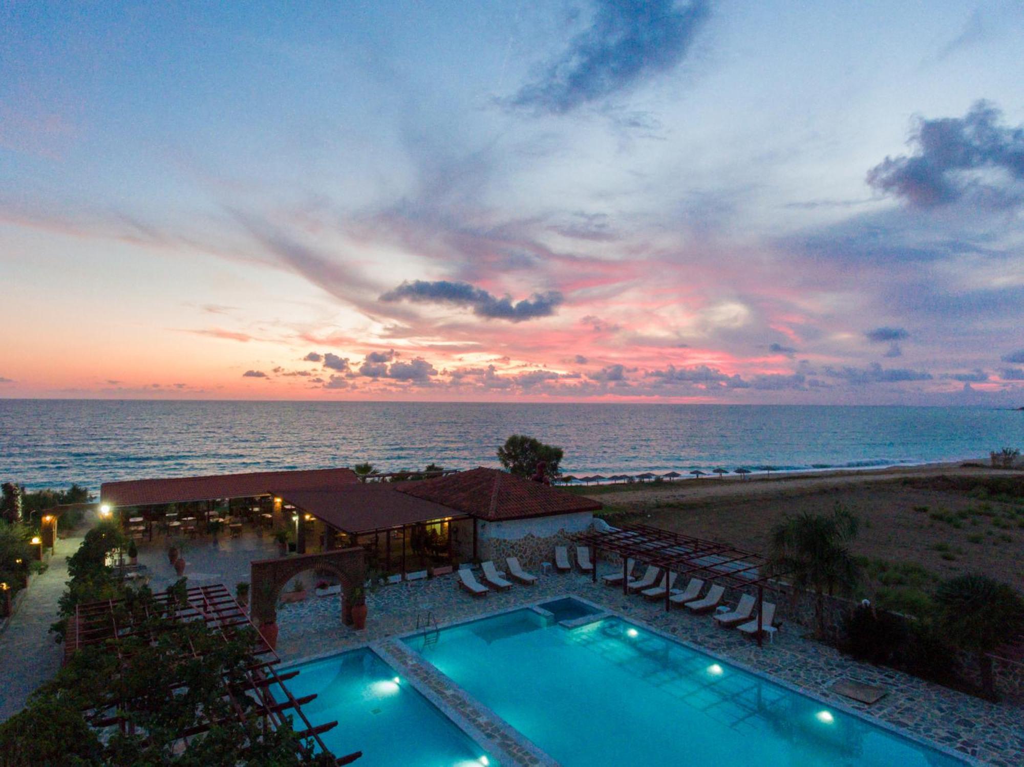 Poseidon Beach Hotel 卡斯特罗西基亚 外观 照片