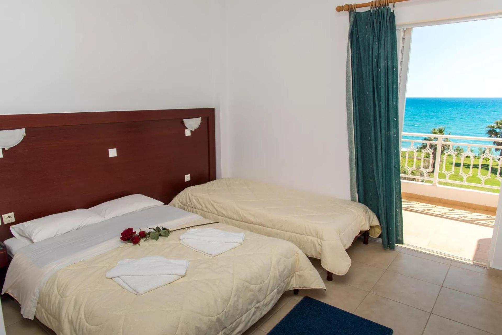Poseidon Beach Hotel 卡斯特罗西基亚 外观 照片