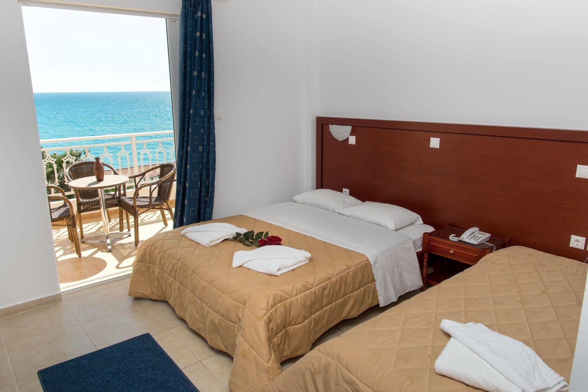 Poseidon Beach Hotel 卡斯特罗西基亚 外观 照片
